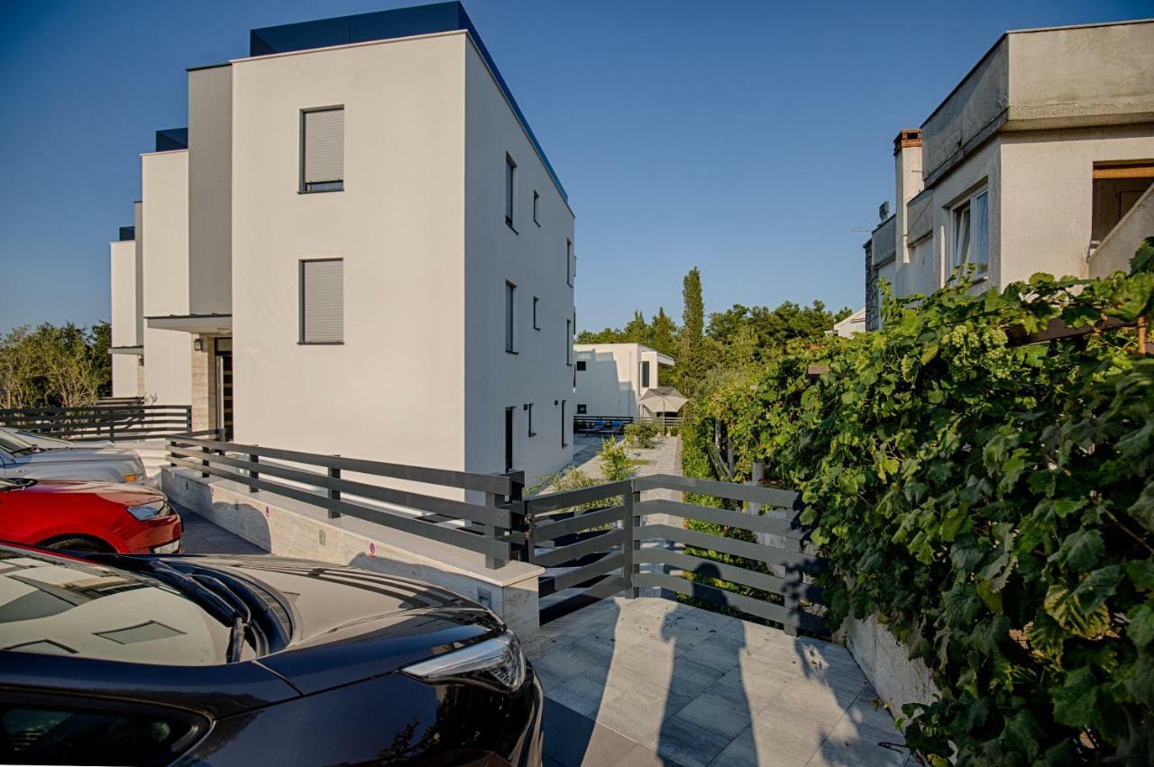 Deluxe New Apartments - Few Steps From The Beach - Luxury Holiday With Style - By Traveler Tourist Agency Krk Крк Экстерьер фото