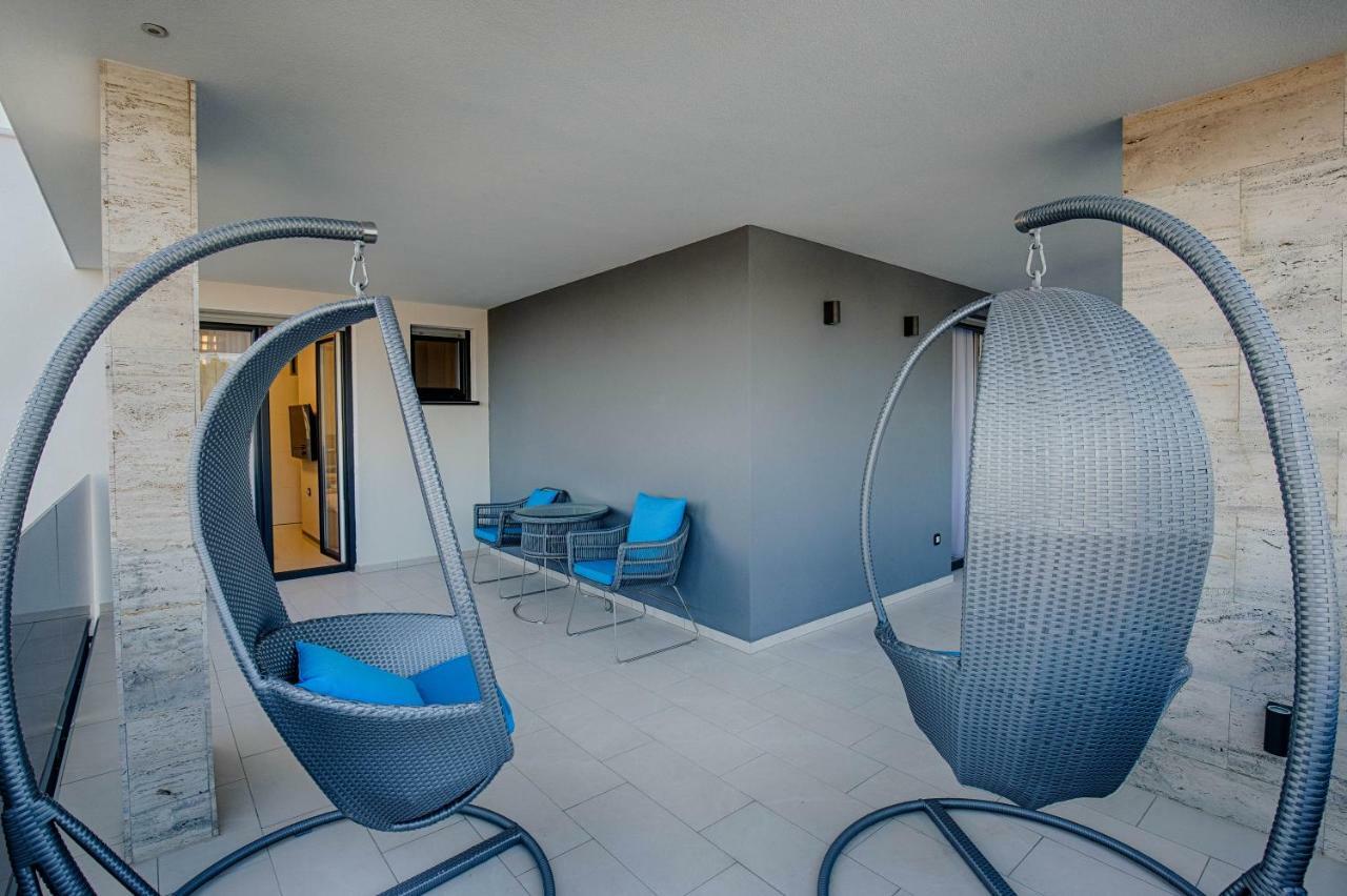 Deluxe New Apartments - Few Steps From The Beach - Luxury Holiday With Style - By Traveler Tourist Agency Krk Крк Экстерьер фото