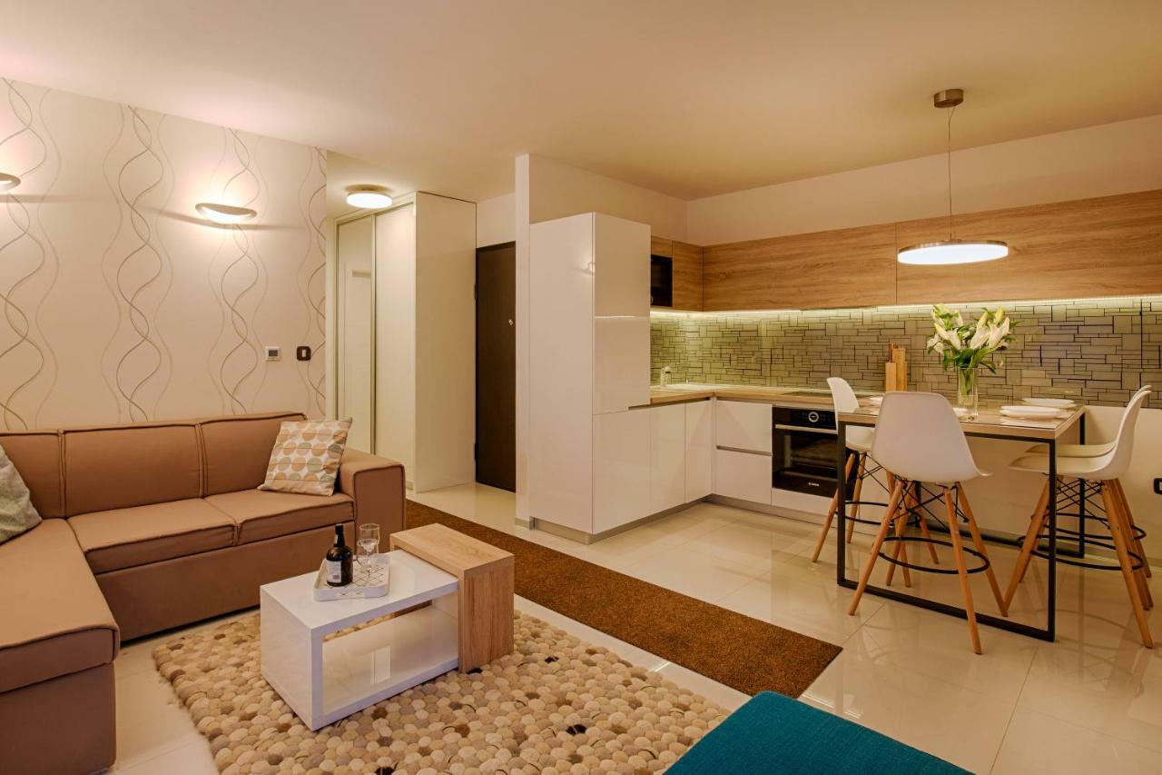 Deluxe New Apartments - Few Steps From The Beach - Luxury Holiday With Style - By Traveler Tourist Agency Krk Крк Экстерьер фото